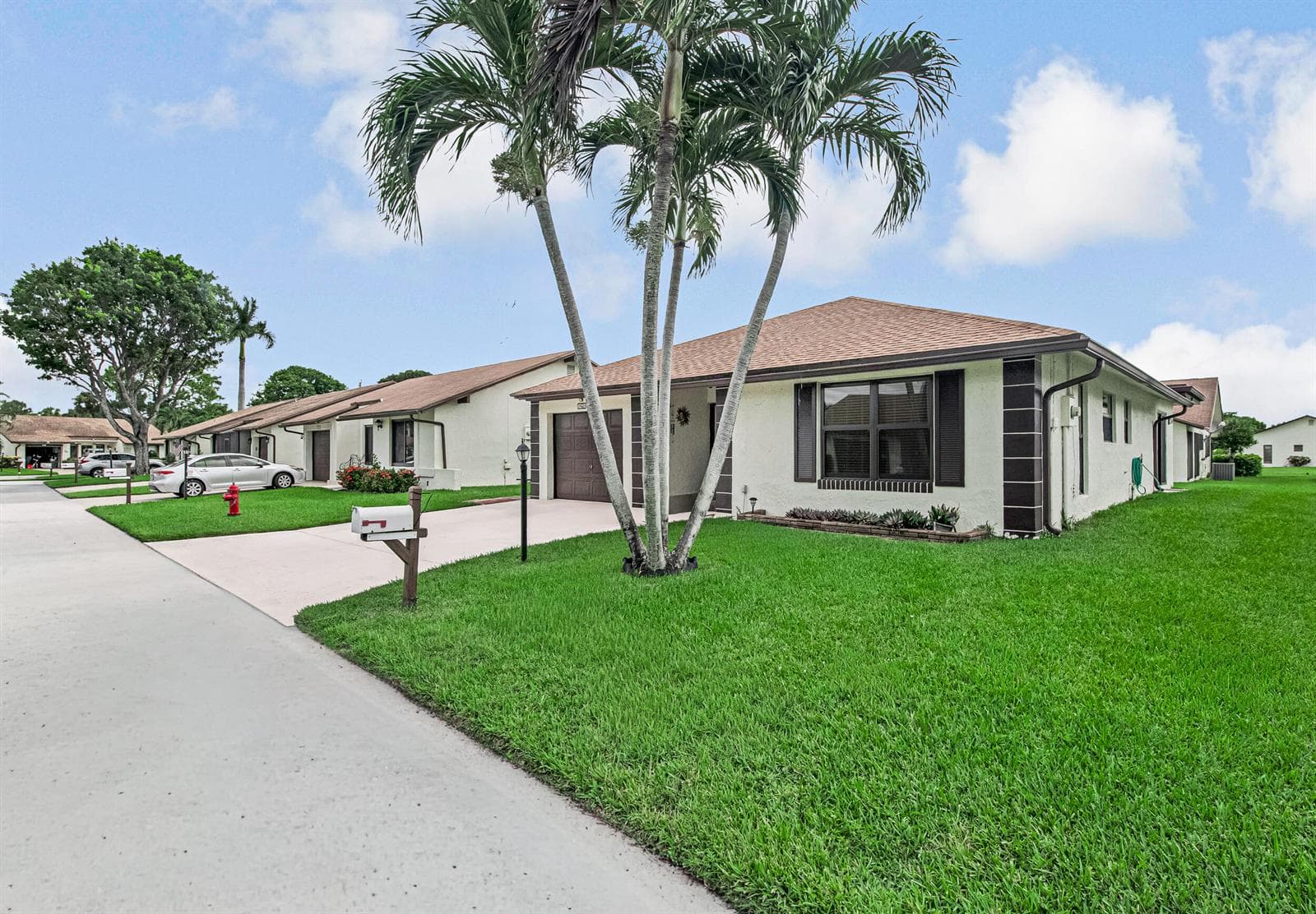 6210 Olivewood Circle, FL 33463 — zdjęcie 2