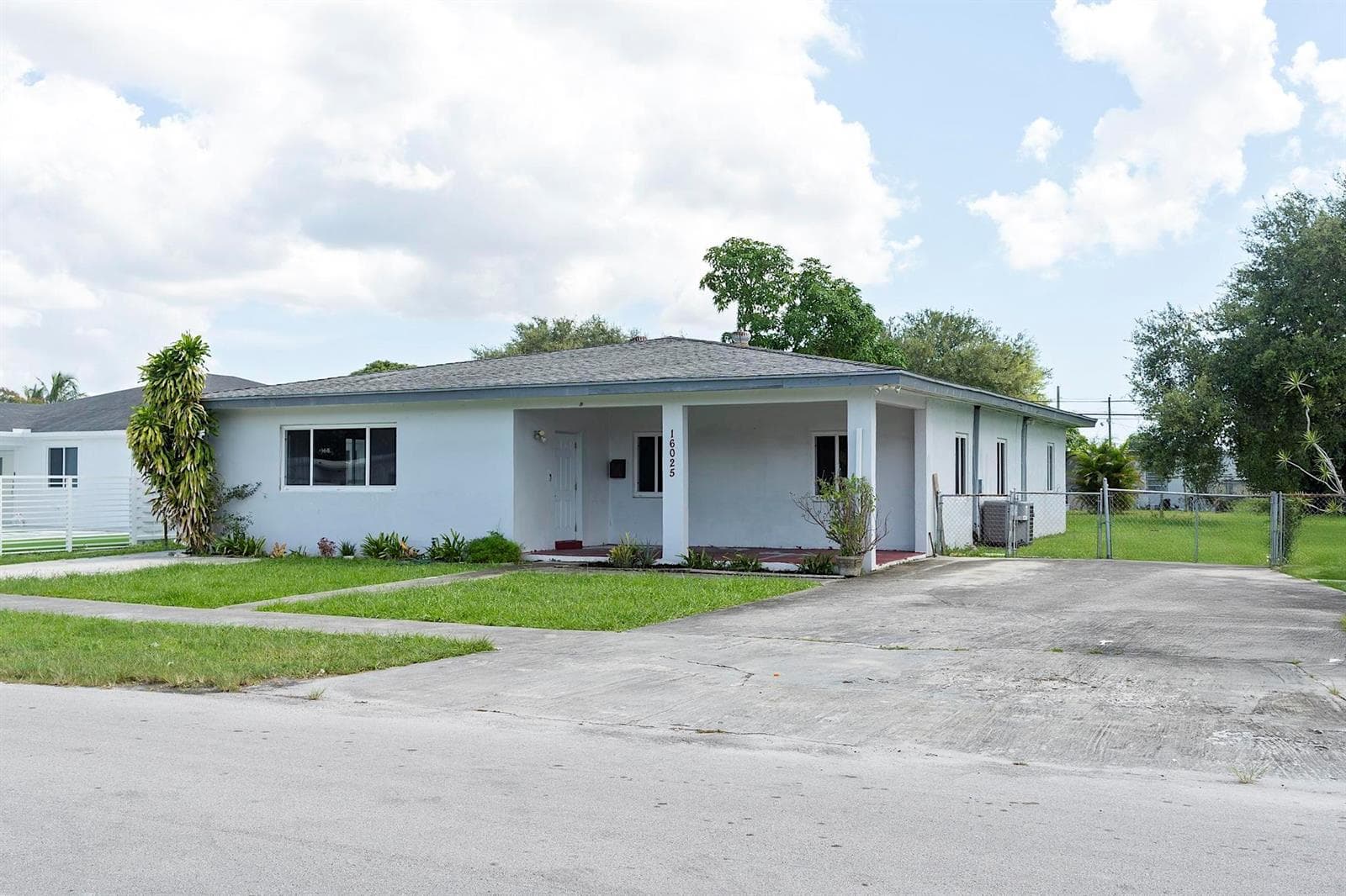 16025 NW 20TH Avenue, Miami Gardens, FL 33054 — zdjęcie 2