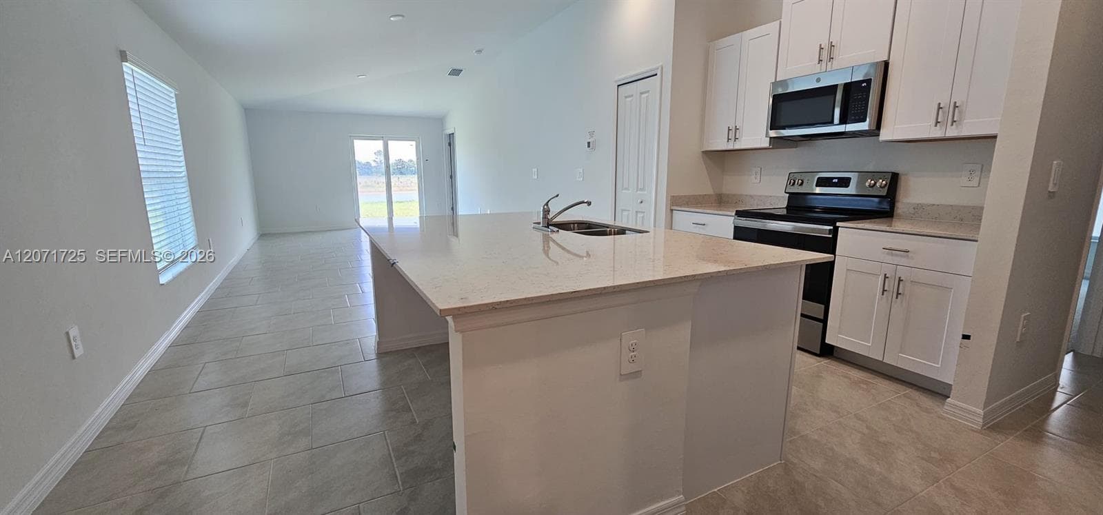20190 Caroline Creek PL, Lehigh Acres, FL 33974 — zdjęcie 5