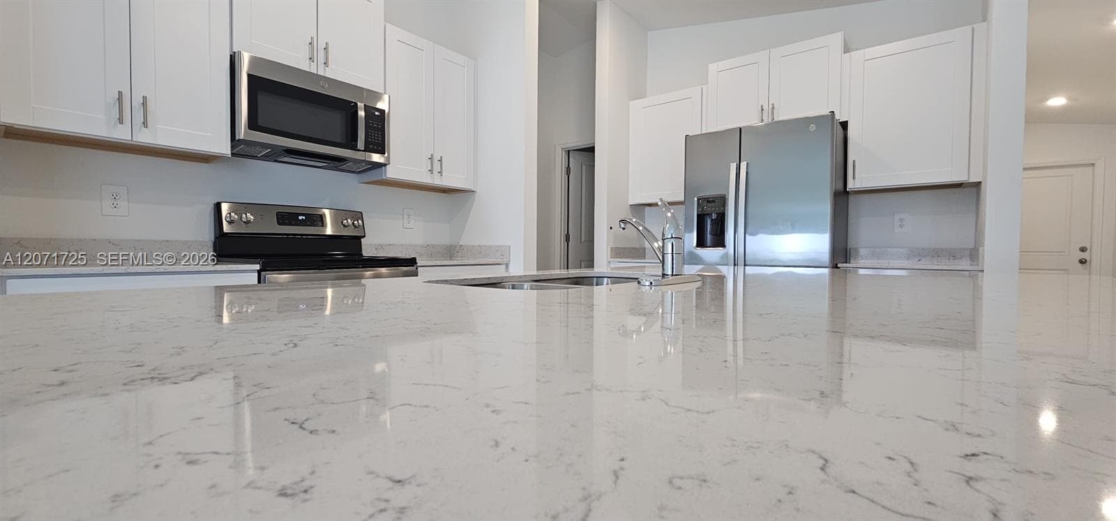 20190 Caroline Creek PL, Lehigh Acres, FL 33974 — zdjęcie 4