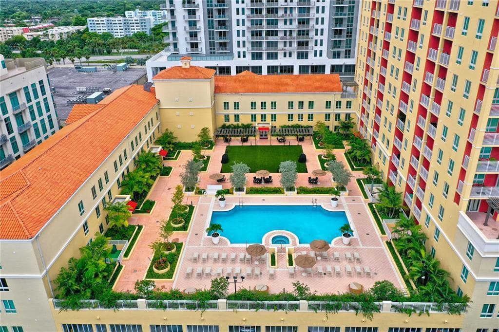 7355 SW 89th Street # 427N, Miami, FL 33156