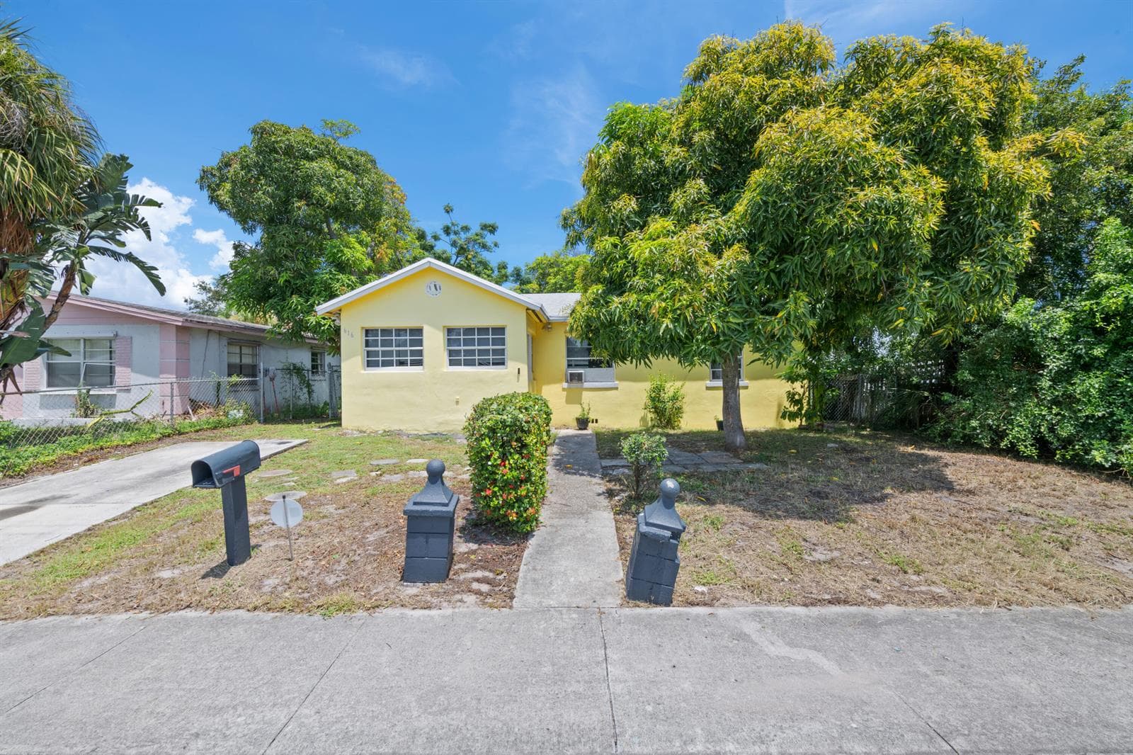 616 W 5TH Street, Riviera Beach, FL 33404 — zdjęcie 2