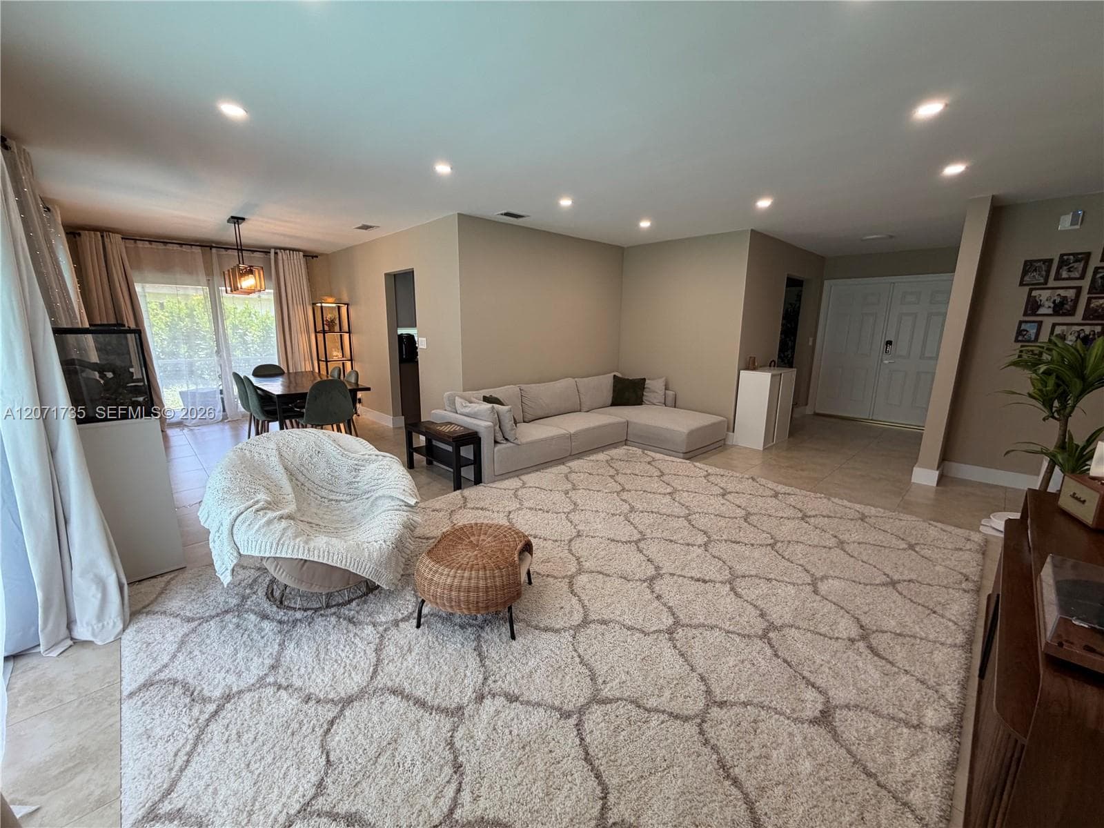 8203 NW 37th St, Coral Springs, FL 33065 — zdjęcie 2