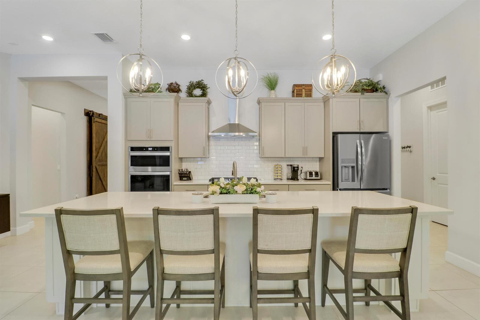 540 SE VILLANDRY Way, Port St. Lucie, FL 34984 — zdjęcie 5