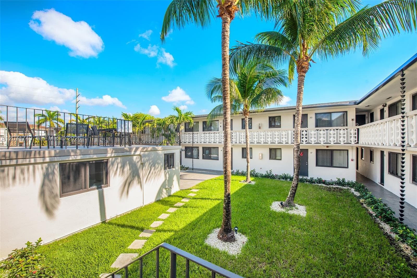 1330 W 29th St # 36, Hialeah, FL 33012 — zdjęcie 5