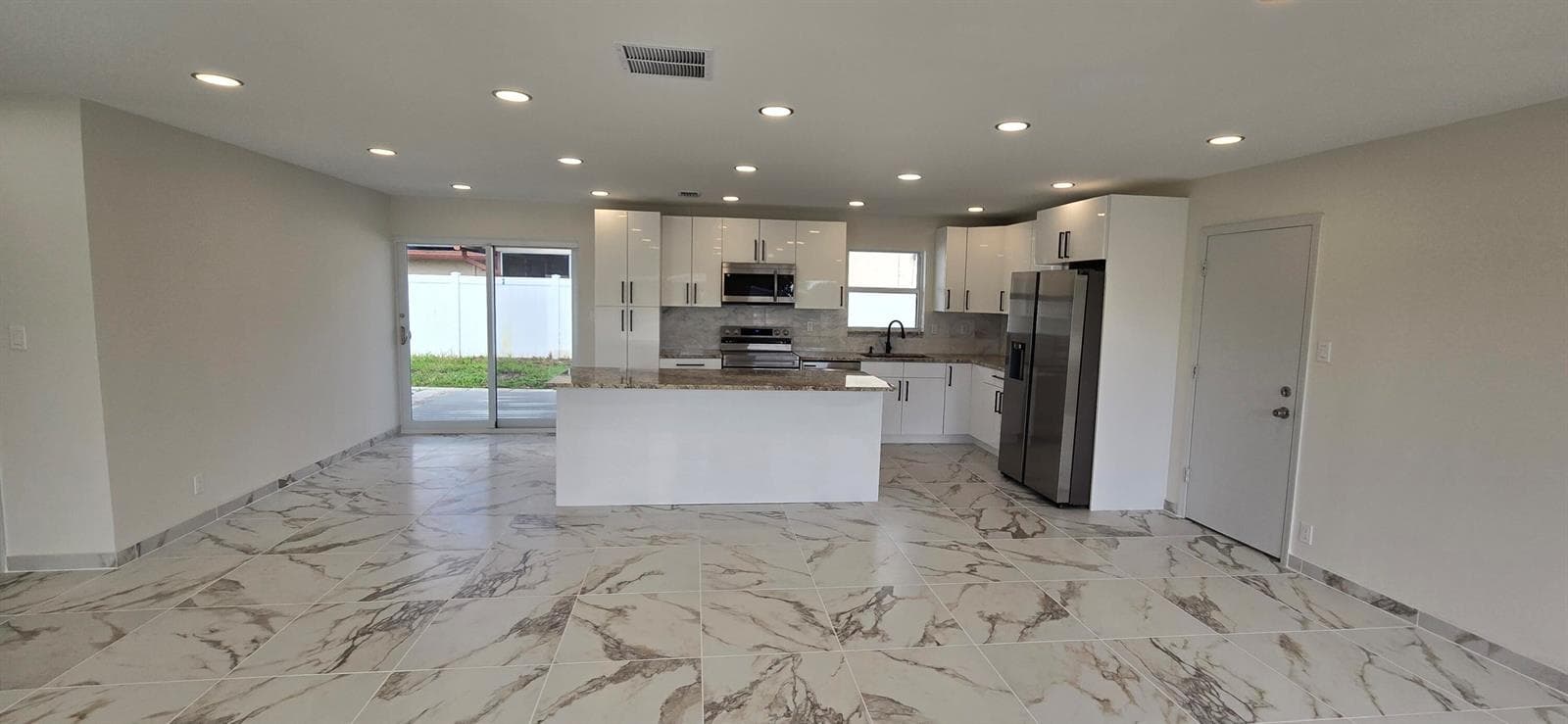 303 SW 33RD Terrace, Deerfield Beach, FL 33442 — zdjęcie 3