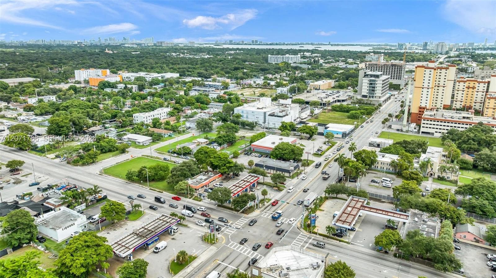 8011 NE Miami Ct, Miami, FL 33138 — zdjęcie 2