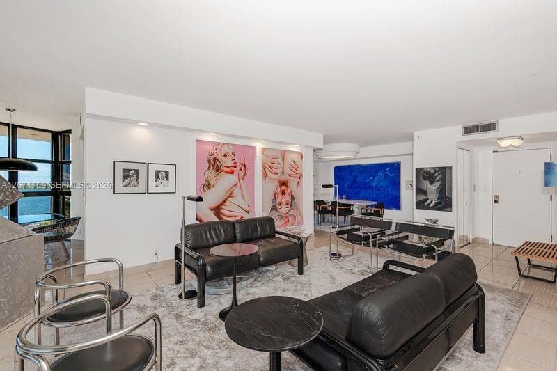 1000 QUAYSIDE TERRACE # 1901, Miami, FL 33138