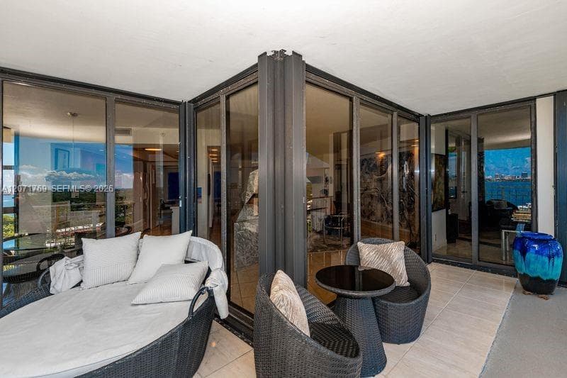 1000 QUAYSIDE TERRACE # 1901, Miami, FL 33138 — zdjęcie 5