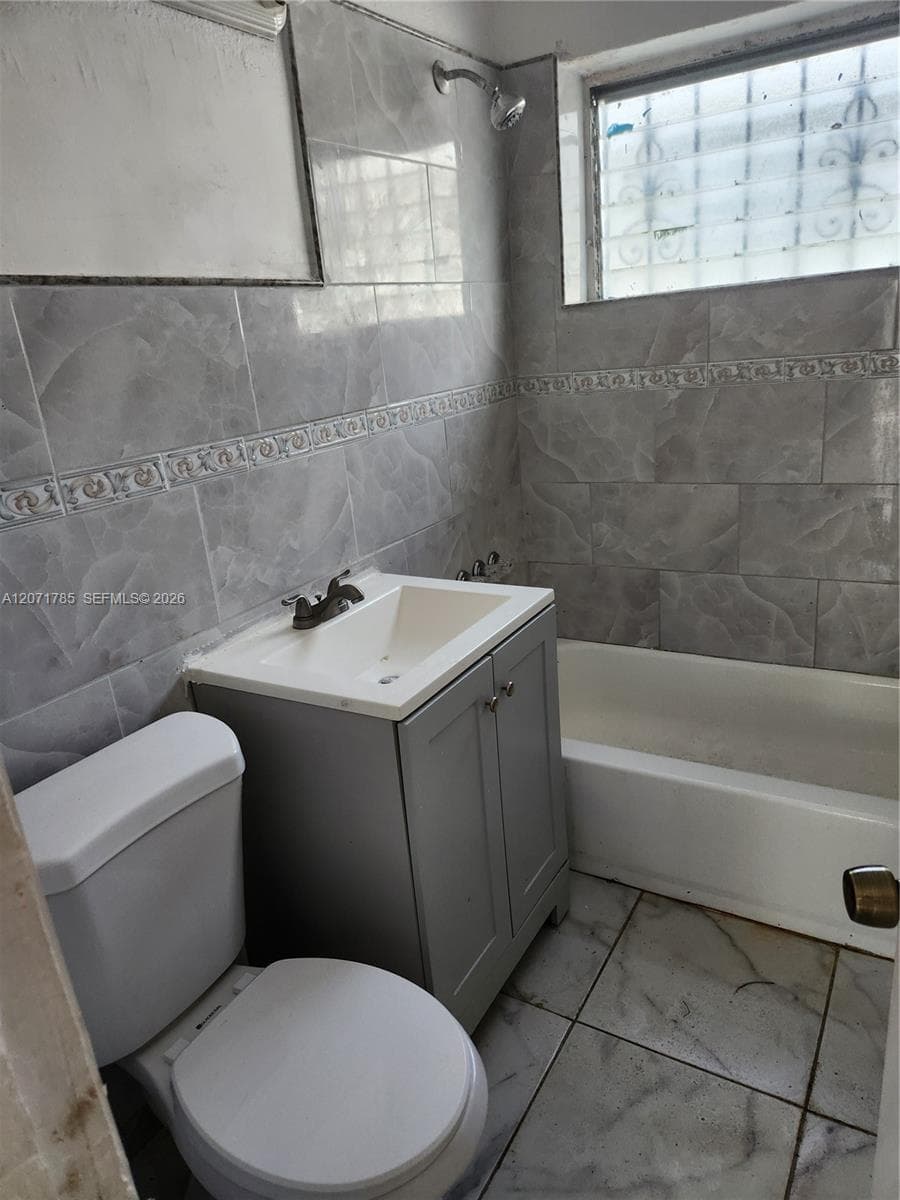 6950 NW 6th Ct, Miami, FL 33150 — zdjęcie 2
