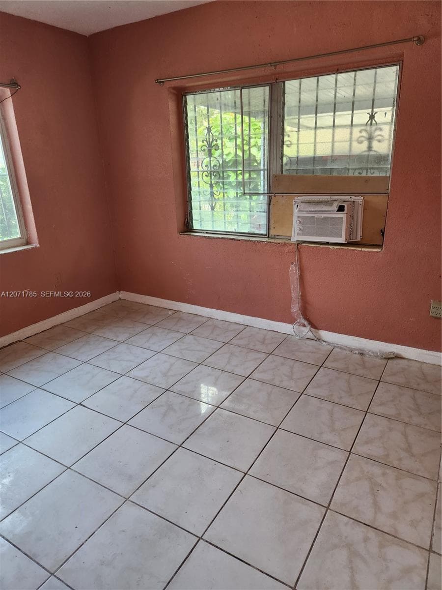 6950 NW 6th Ct, Miami, FL 33150 — zdjęcie 3