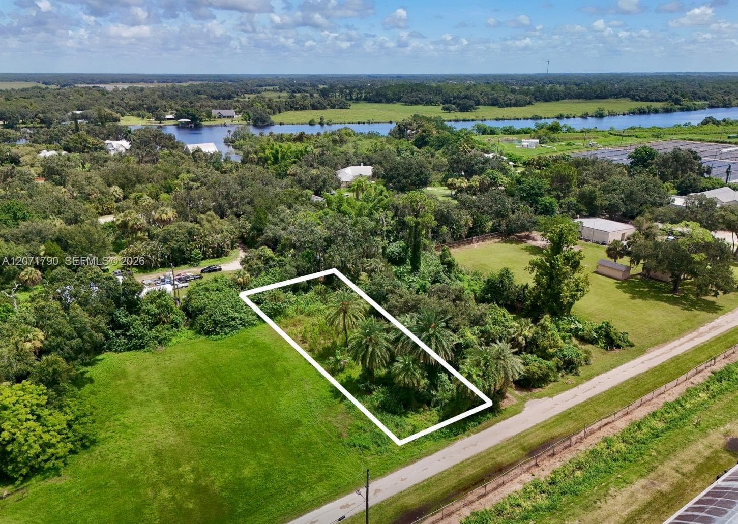 20101 WAGNER AVE, Other City - In The State Of Florida, FL 33920 — zdjęcie 2