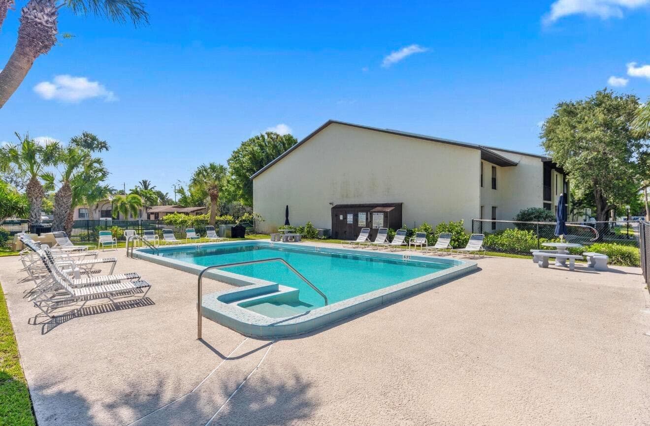 250 SE FOUR WINDS Drive # 104, Stuart, FL 34996 — zdjęcie 3