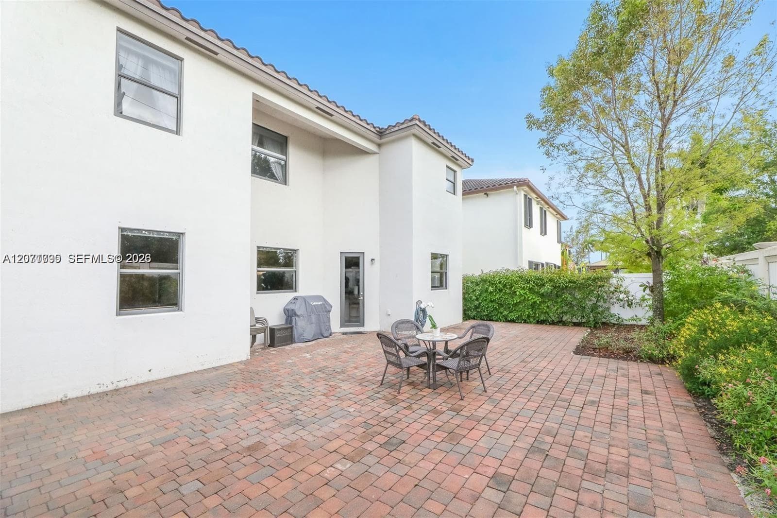 9260 W 35th Ln, Hialeah, FL 33018 — zdjęcie 5