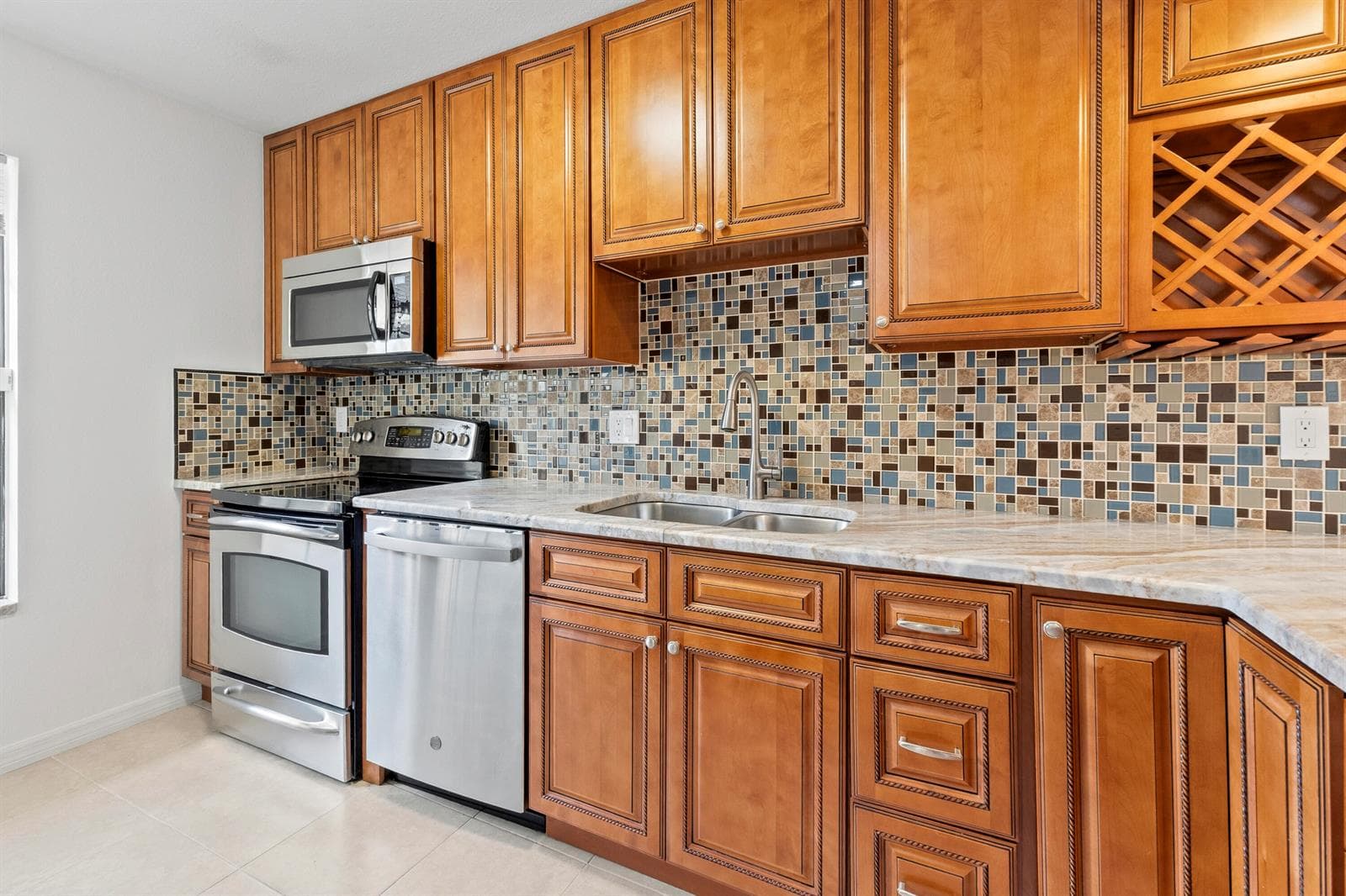 1431 SE BERWICK Court, Port St. Lucie, FL 34952 — zdjęcie 3