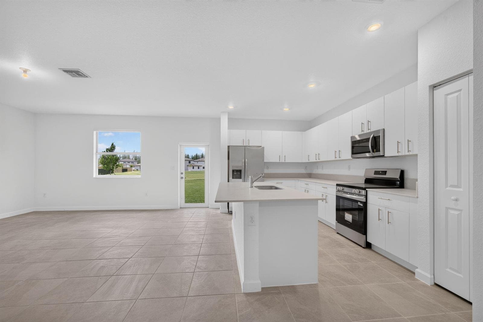 2444 SE 29th Drive # A, Homestead, FL 33035 — zdjęcie 3