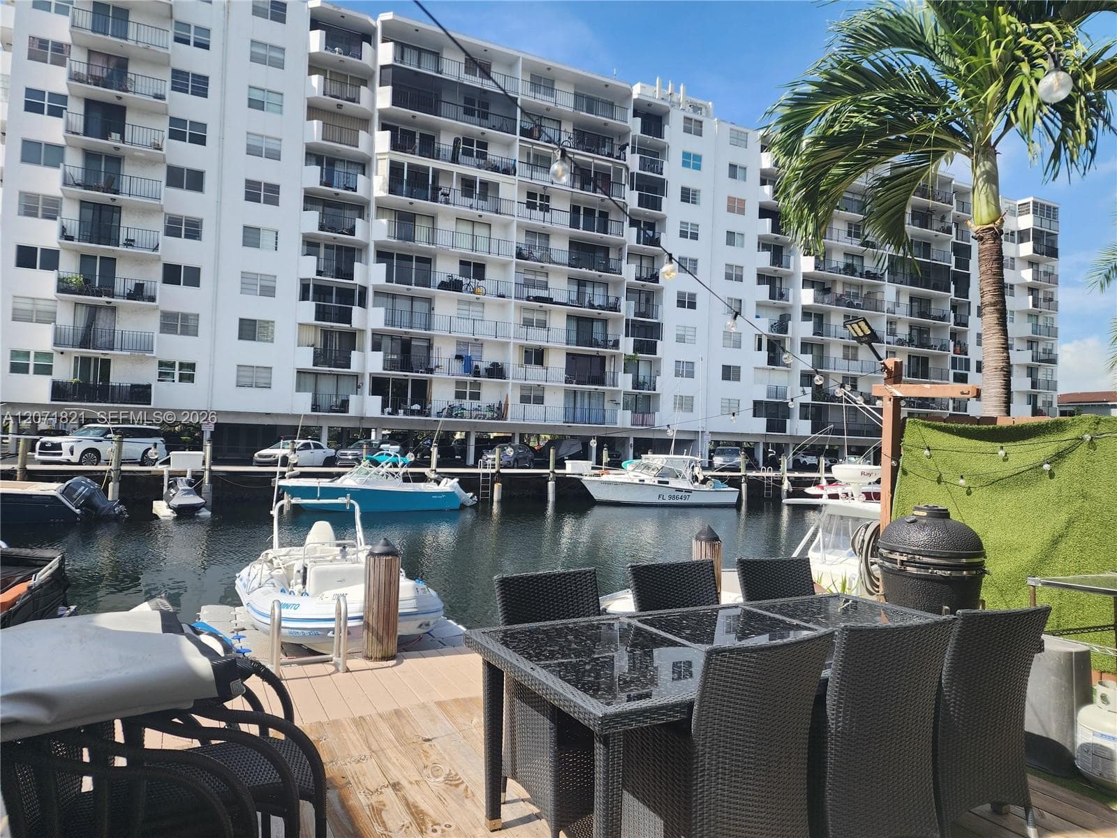 3600 NE 167th St # 19, North Miami Beach, FL 33160 — zdjęcie 3