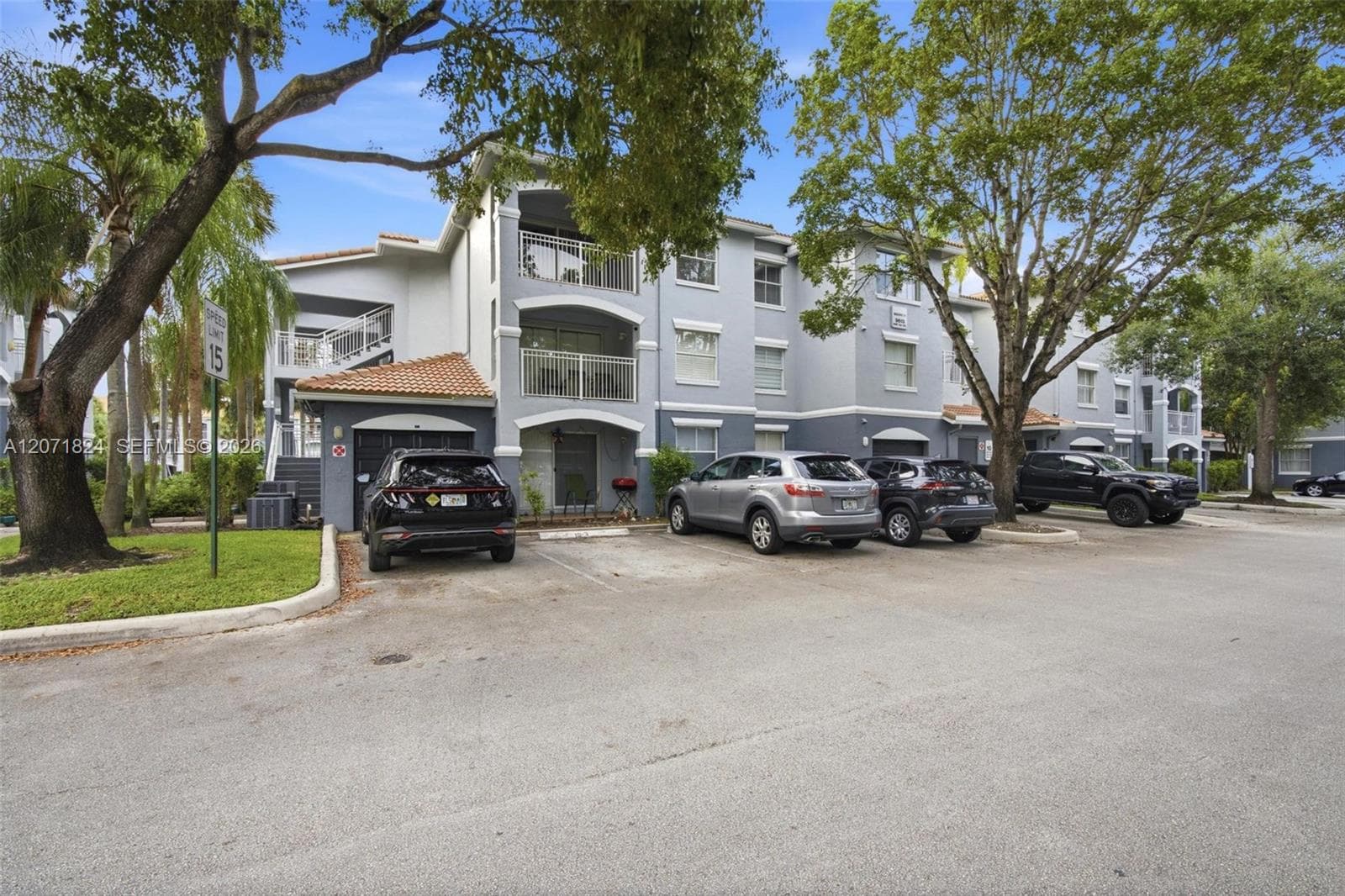 9615 NW 1st Ct # 302, Pembroke Pines, FL 33024 — zdjęcie 3