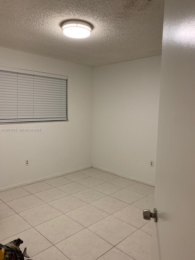 1008 SW 8th St # 1008, Hallandale Beach, FL 33009 — zdjęcie 4