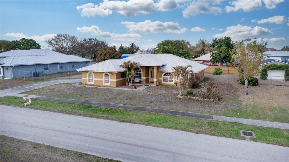 1023 Caribbean Avenue, Clewiston, FL 33440 — zdjęcie 3