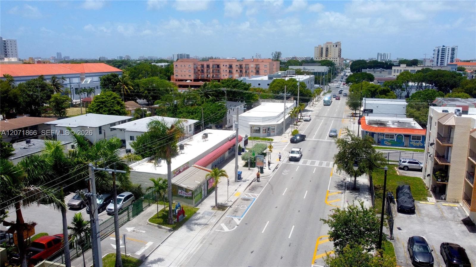 1058 SW 1st St, Miami, FL 33130 — zdjęcie 4