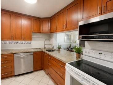 215 SE 3rd Ave # 308C, Hallandale Beach, FL 33009 — zdjęcie 3