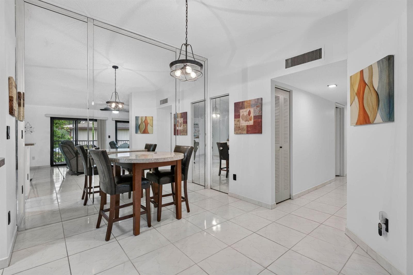 9474 S BELFORT Circle # 206, Tamarac, FL 33321