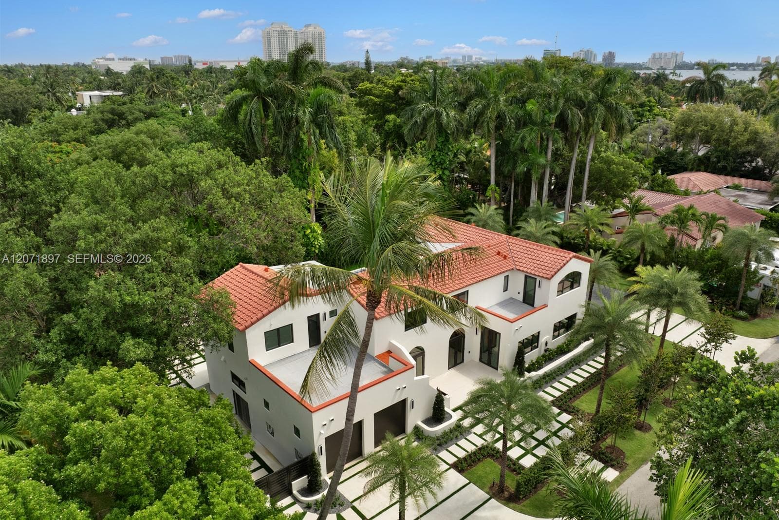 921 NE 72nd St, Miami, FL 33138
