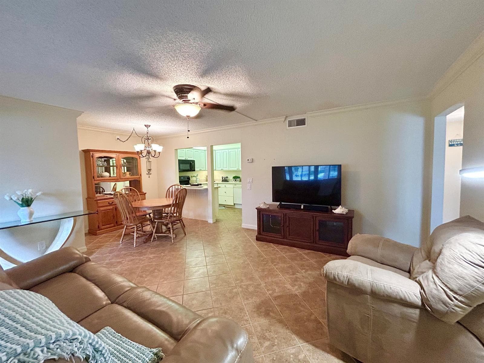131 LAKE PINE Circle # D-1, FL 33463 — zdjęcie 3