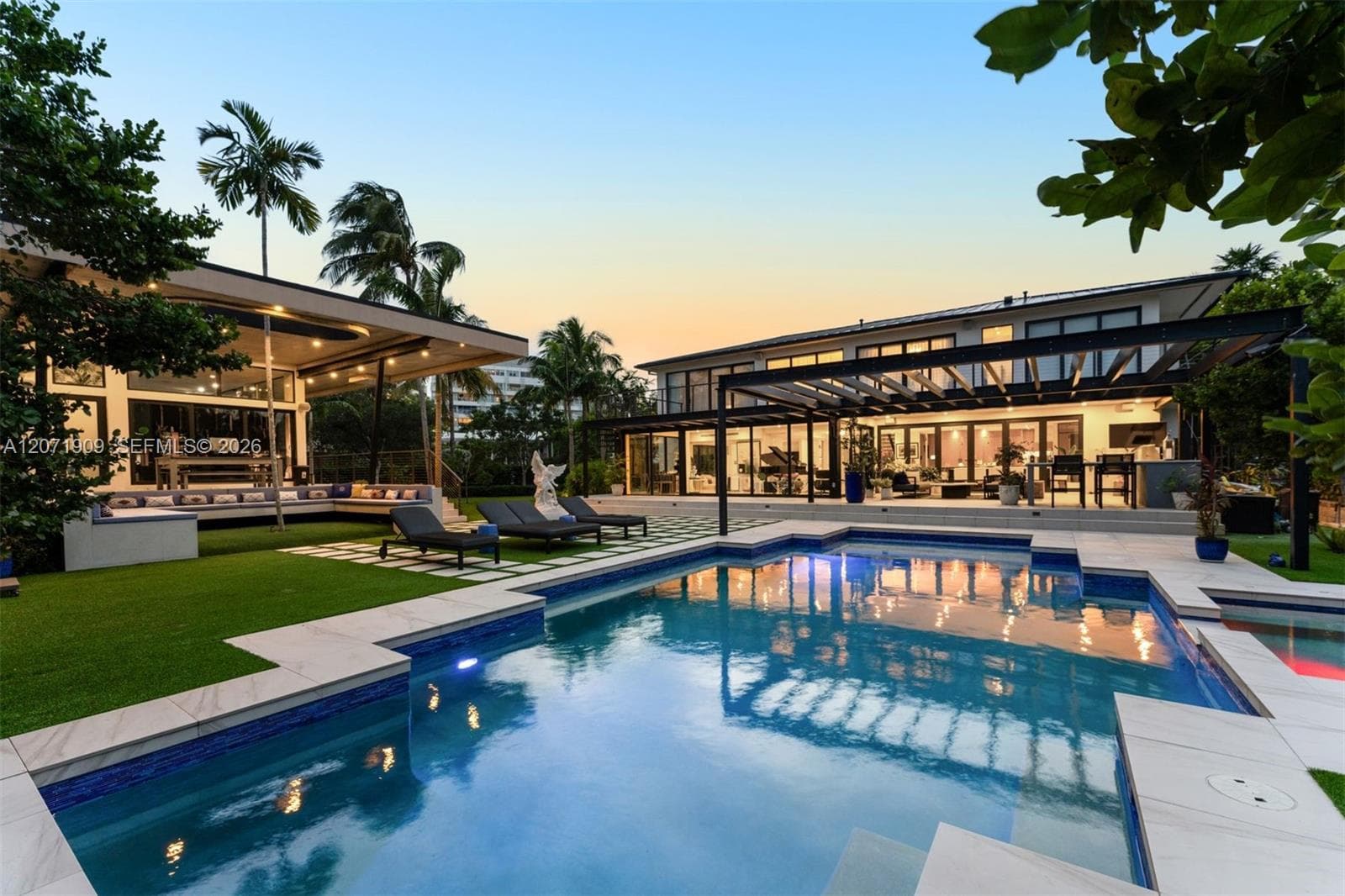 795 Lakeview Dr, Miami Beach, FL 33140 — zdjęcie 2