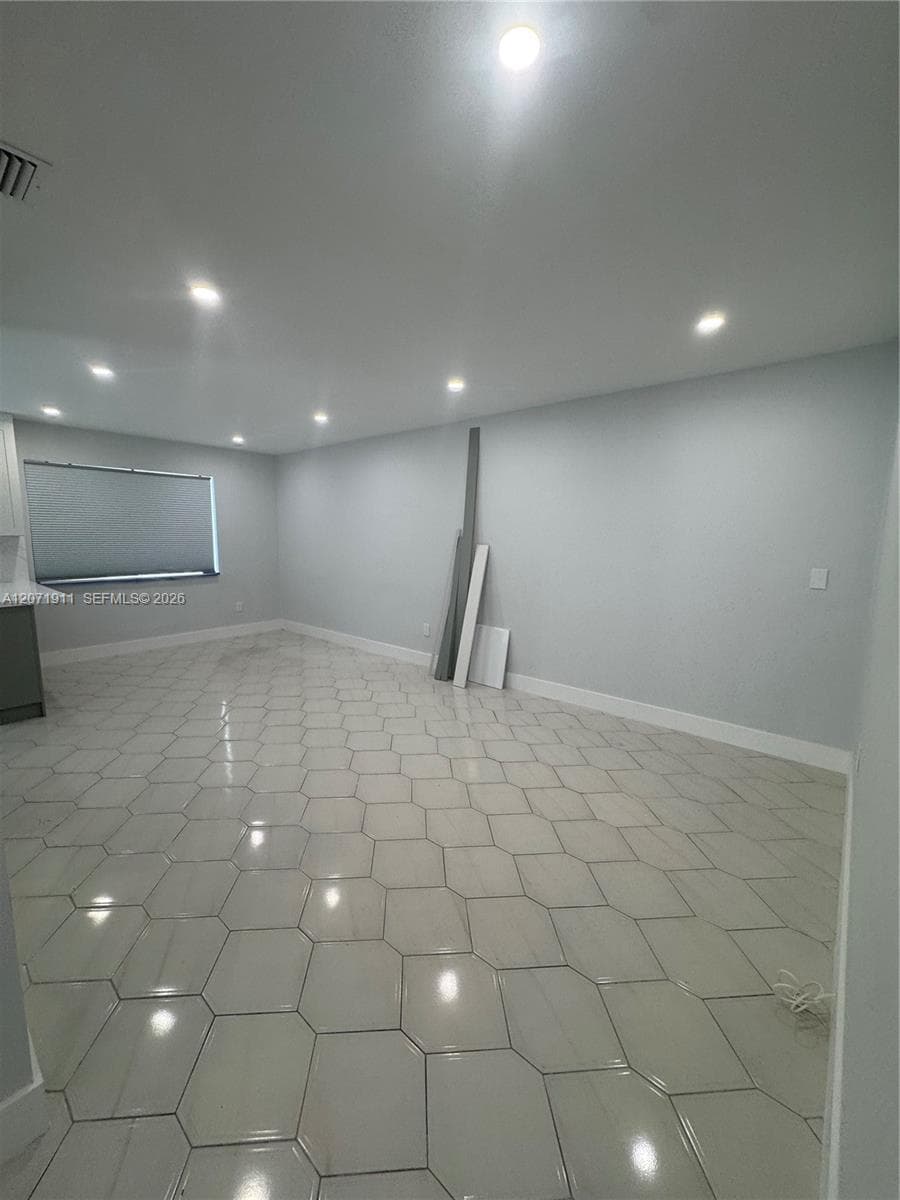 3160 NW 3rd St, Miami, FL 33125 — zdjęcie 5