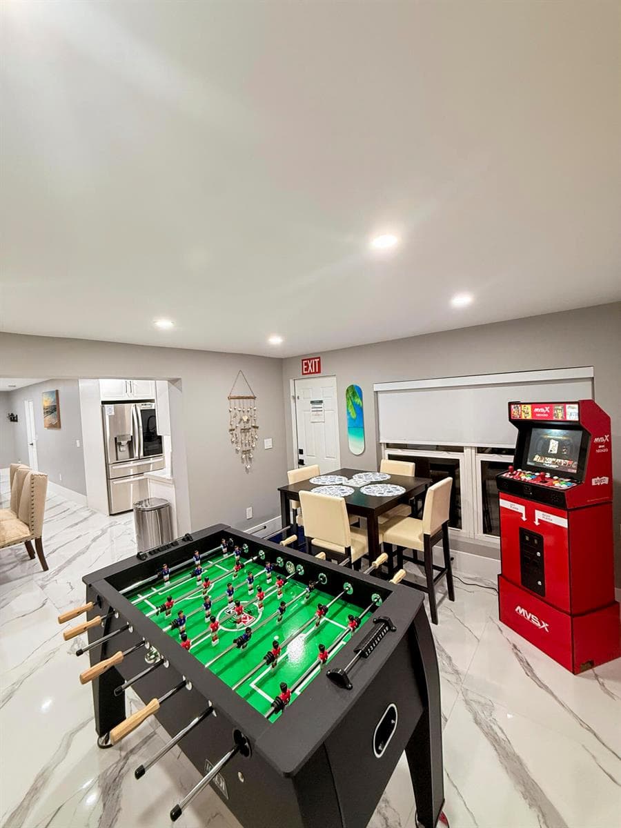 631 NW 39th Street, Oakland Park, FL 33309