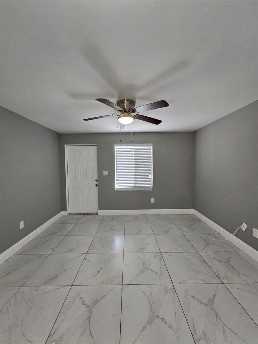 933 W 7th Street # A, Riviera Beach, FL 33404 — zdjęcie 2