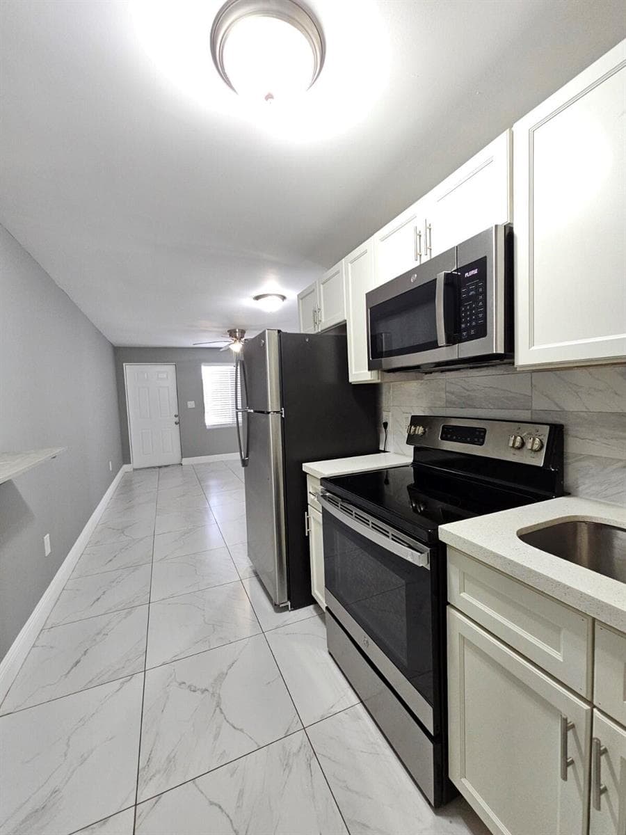 933 W 7th Street # A, Riviera Beach, FL 33404 — zdjęcie 5