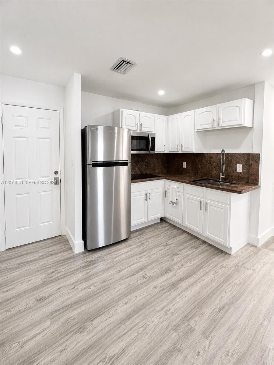 4029 NW 25th St, Miami, FL 33142 — zdjęcie 5
