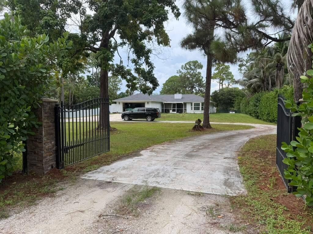 11885 52ND Road N, FL 33411