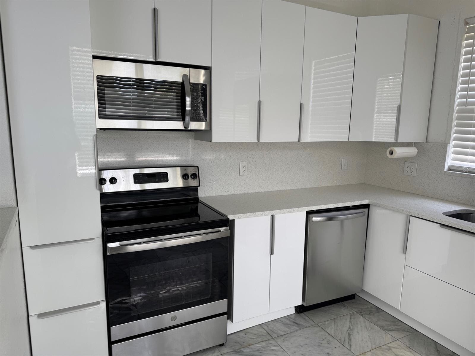 4106 NE 22ND Court, Homestead, FL 33033 — zdjęcie 2