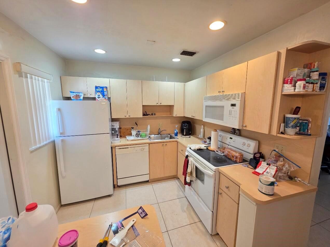 700 LAYNE Boulevard # 318B, Hallandale Beach, FL 33009
