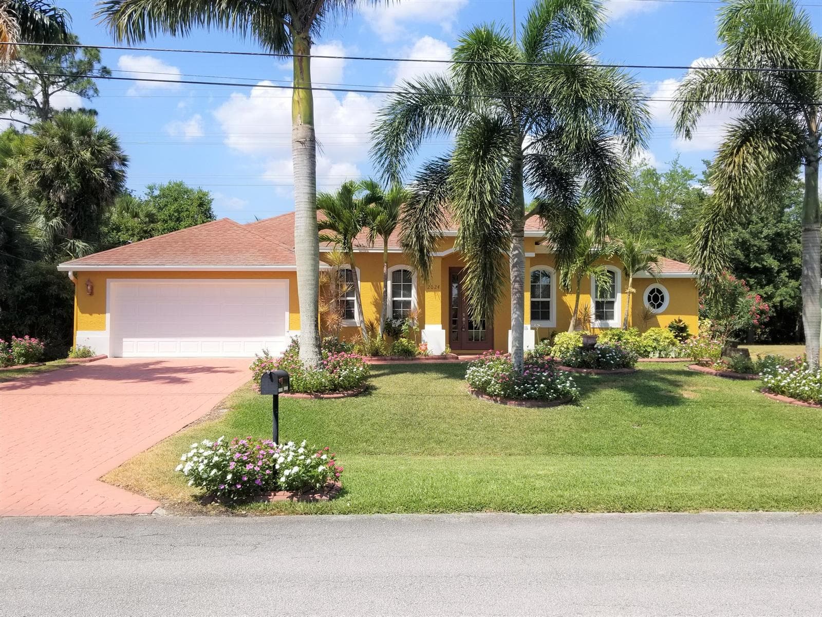 2024 SW DRIFTWOOD Street, Port St. Lucie, FL 34953