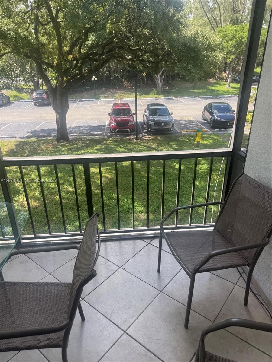 3740 Inverrary Dr # 2Q, Lauderhill, FL 33319 — zdjęcie 3