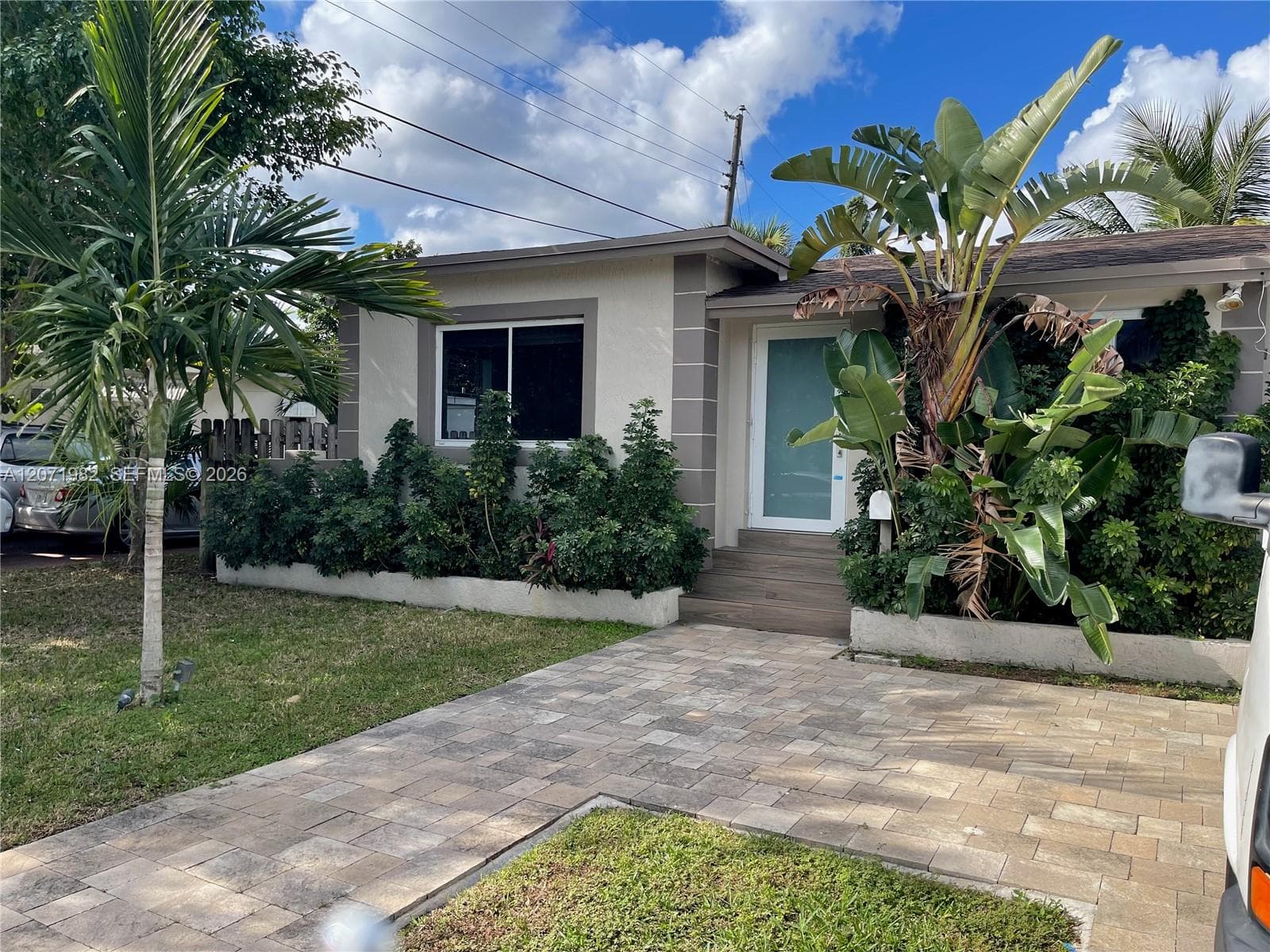 15760 NE 18th Ct, North Miami Beach, FL 33162