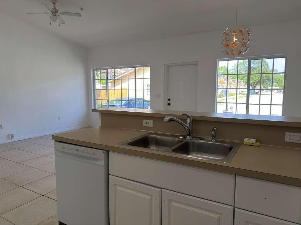 3842 SW 48TH Avenue, Hollywood, FL 33023 — zdjęcie 5