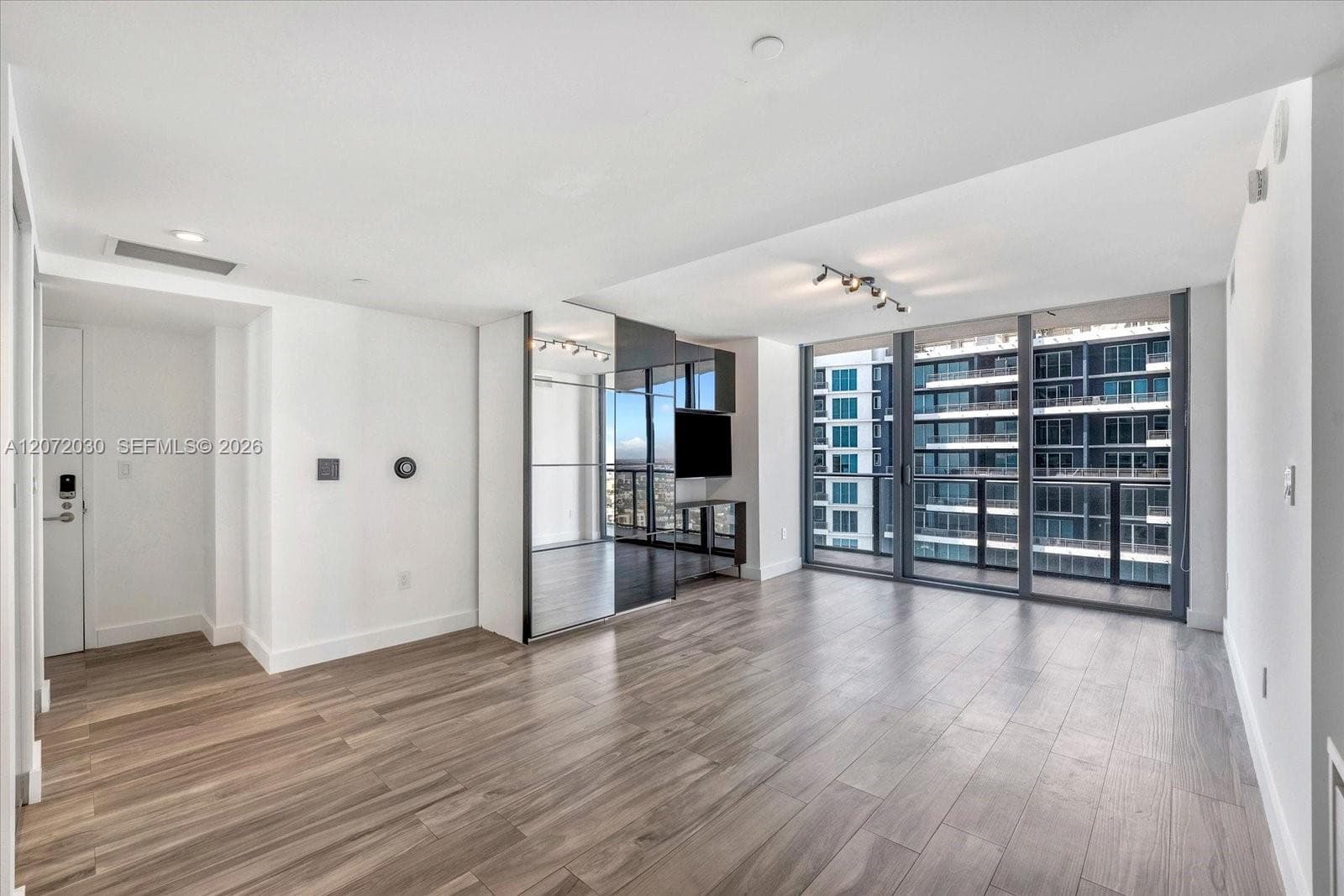 1300 S Miami Ave # 4807, Miami, FL 33130 — zdjęcie 4