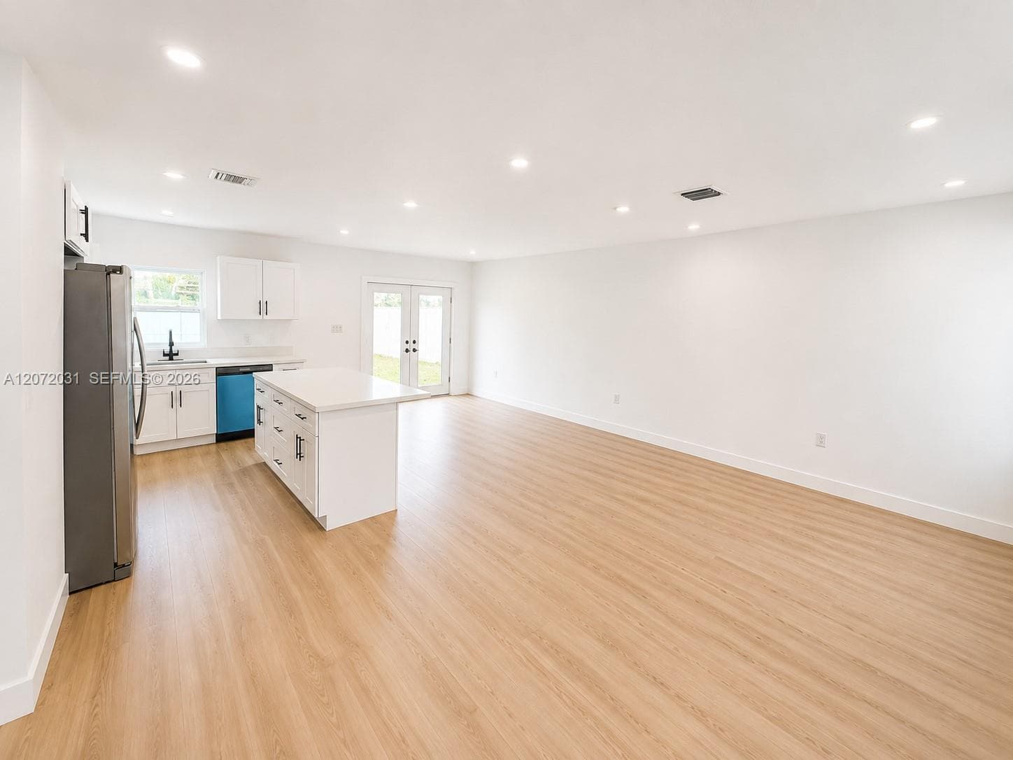 1870 NE 154th Ter, North Miami Beach, FL 33162 — zdjęcie 2