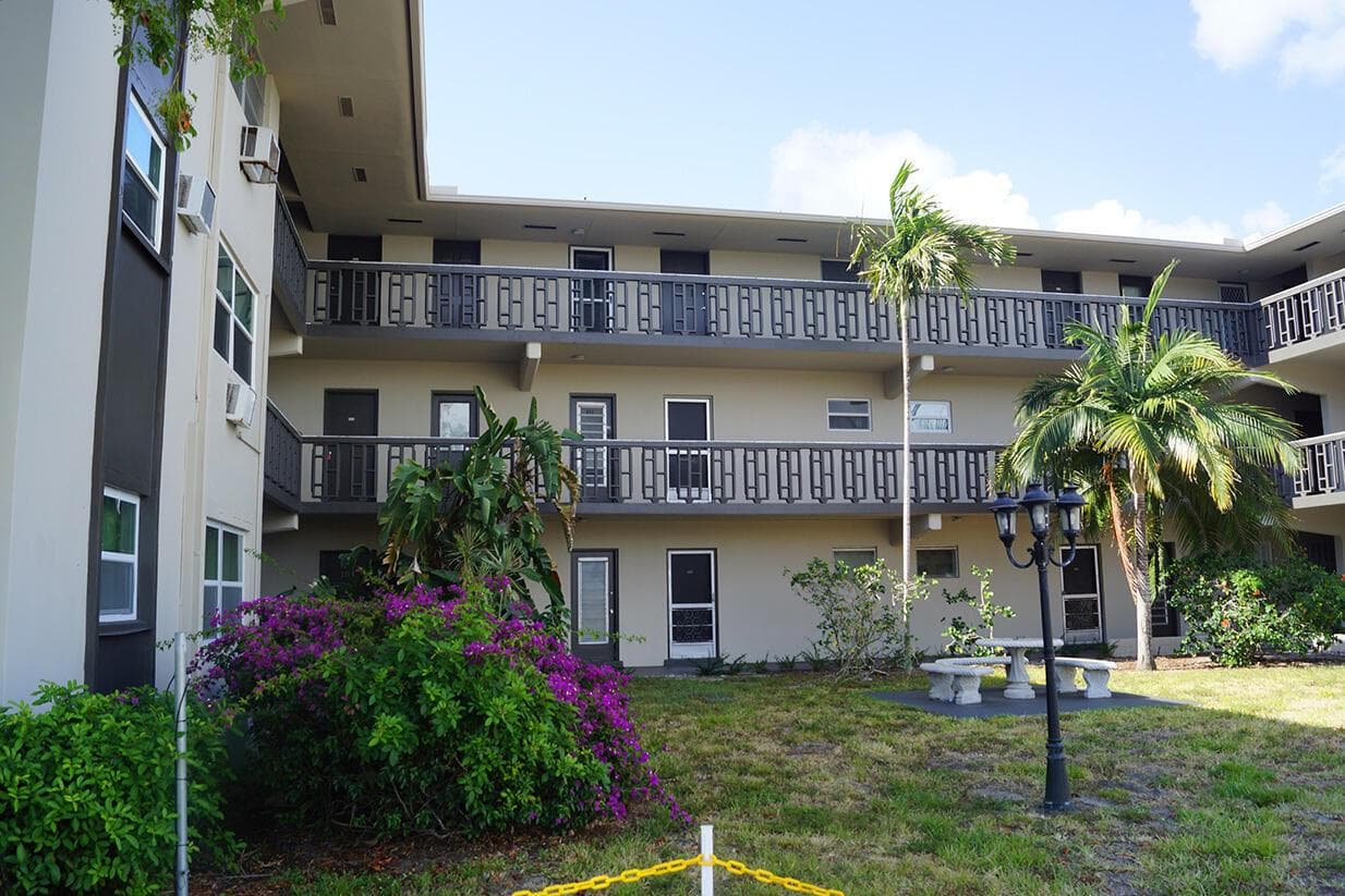 1250 E SAMPLE Road # 303, Pompano Beach, FL 33064 — zdjęcie 2