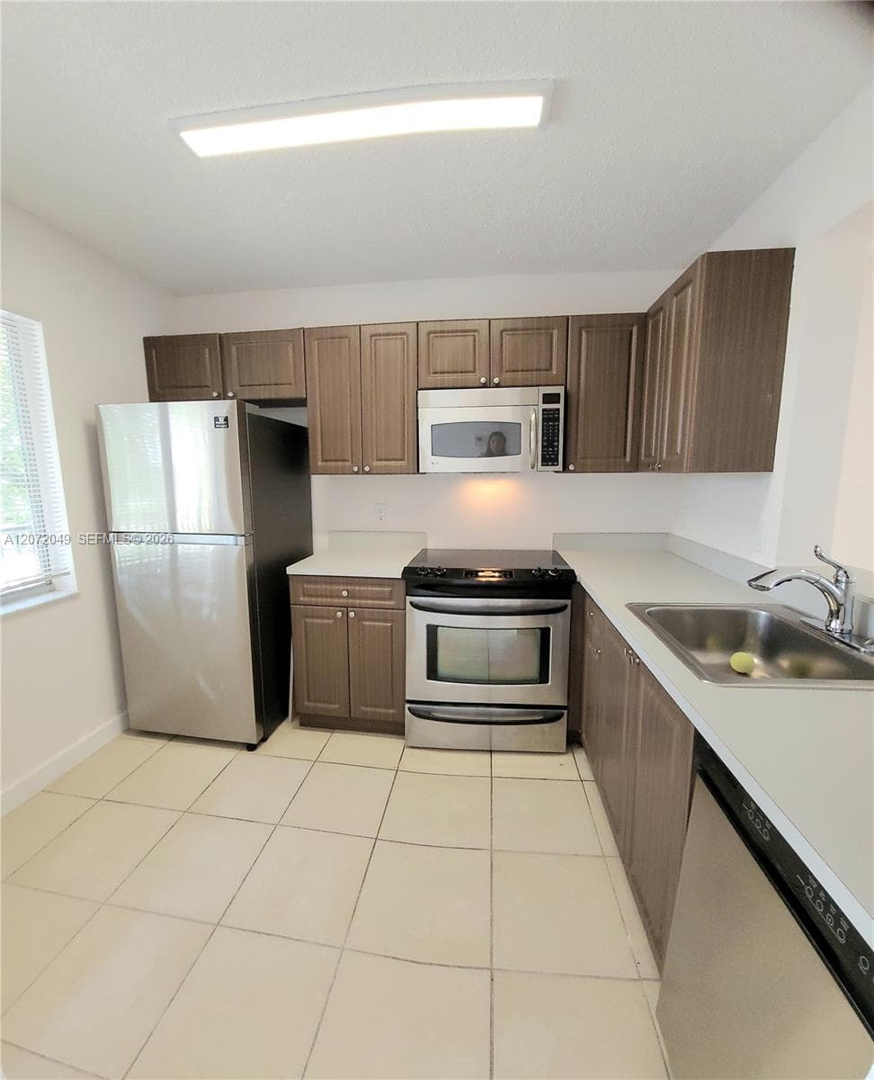 8620 N Sherman Cir # 306, Miramar, FL 33025 — zdjęcie 2