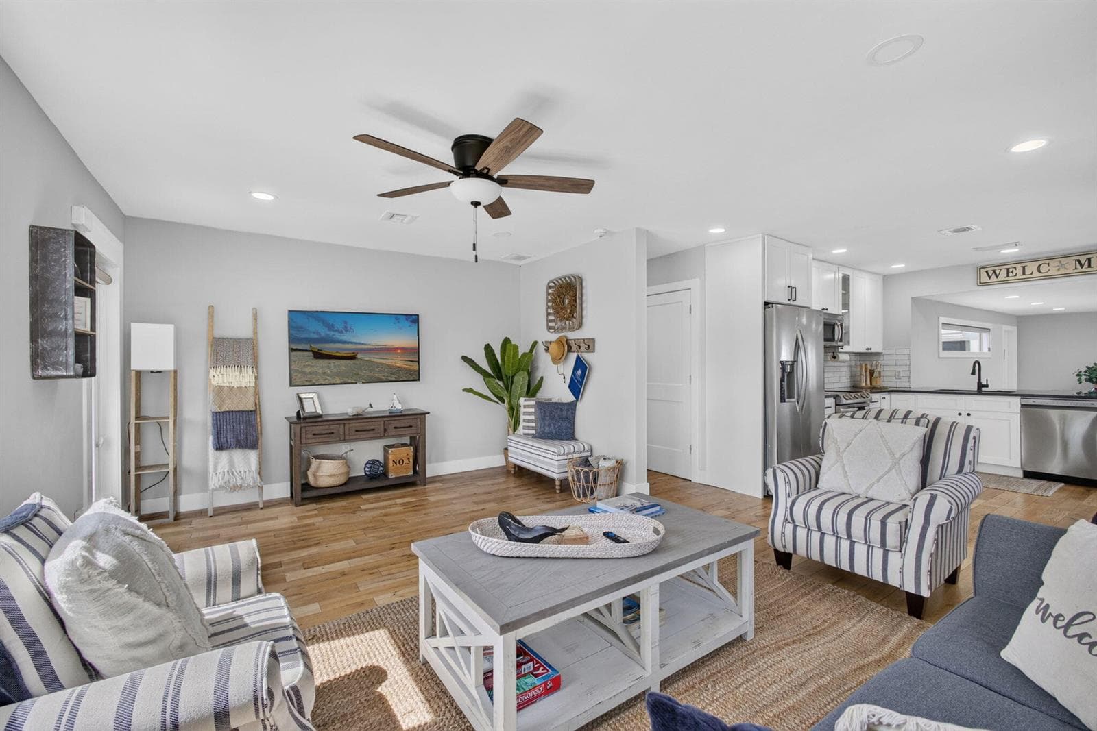 1305 N Palmway, FL 33460 — zdjęcie 2