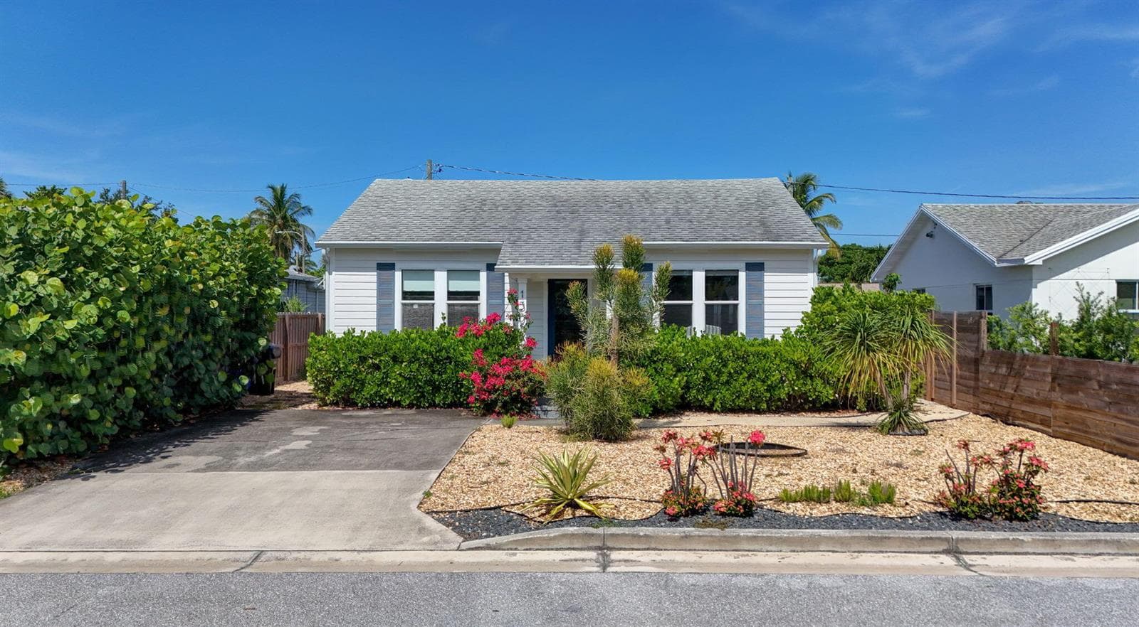 1305 N Palmway, FL 33460
