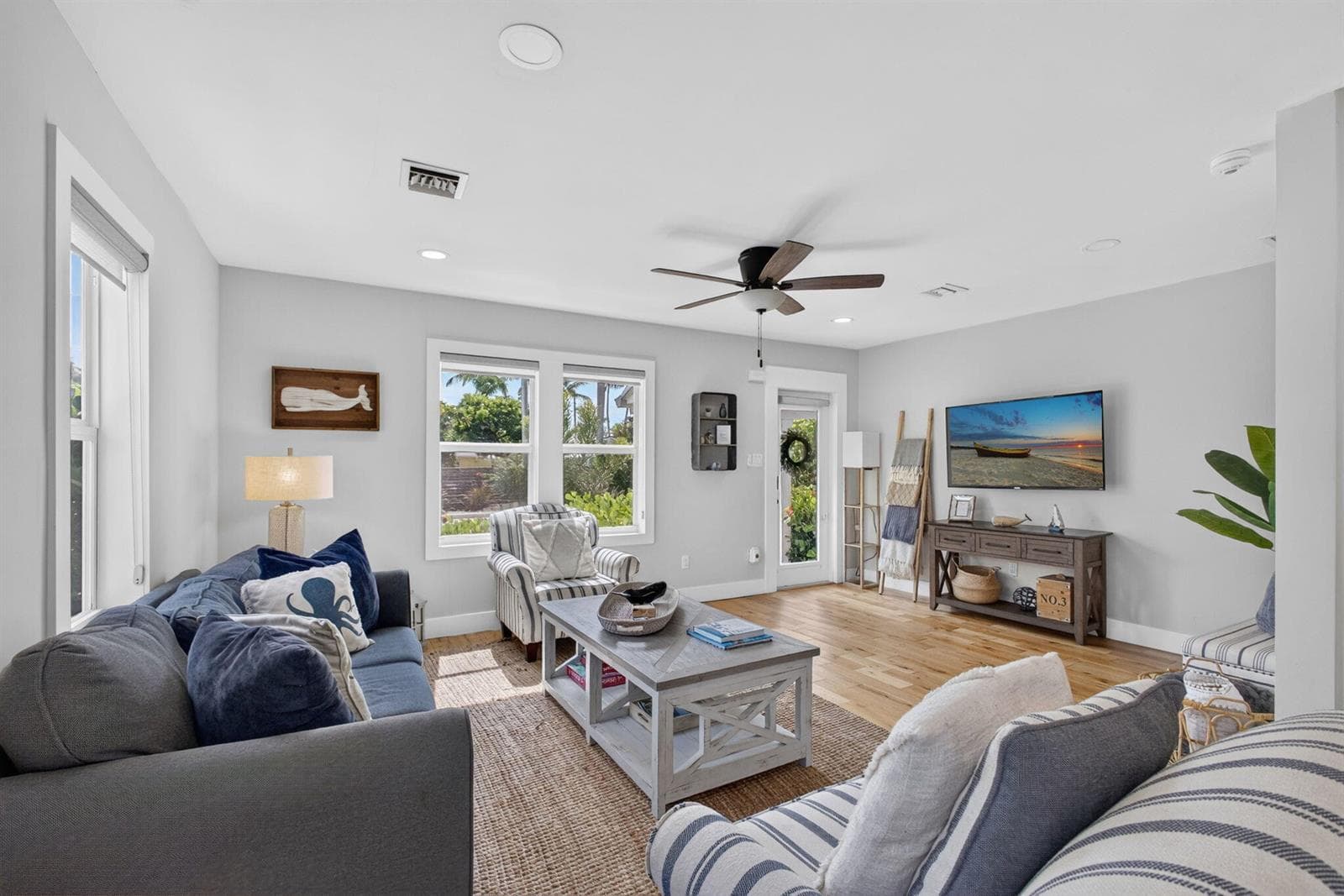 1305 N Palmway, FL 33460 — zdjęcie 4