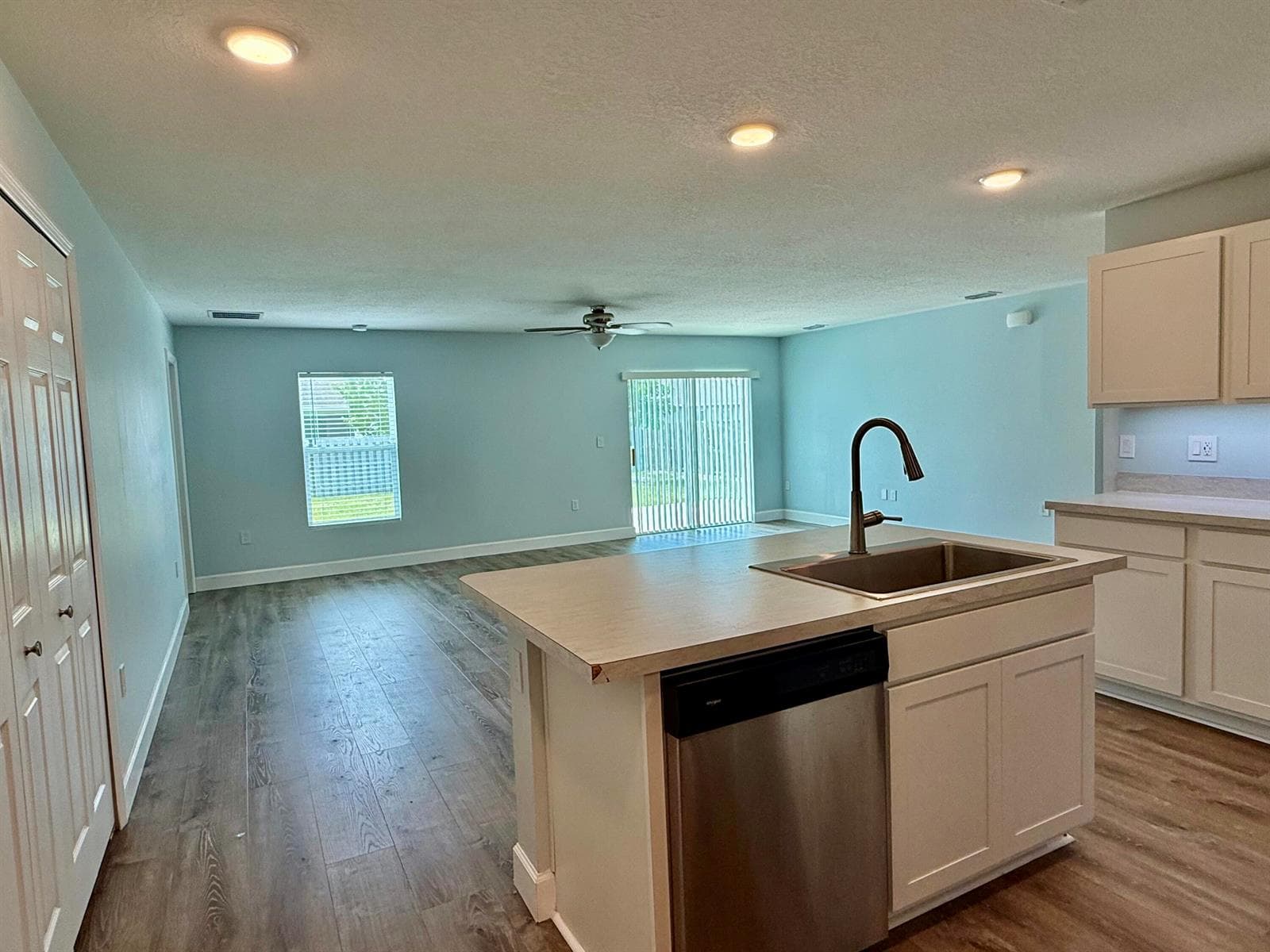 692 SW Hamberland Avenue, Port St. Lucie, FL 34953 — zdjęcie 4